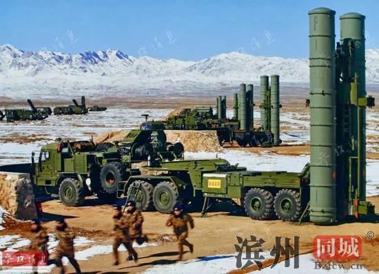 ▲解放军进行S-300PMU2防空导弹发射演练。